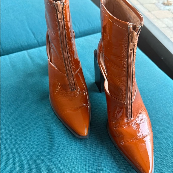 Jeffrey Campbell - Picture 2 of 9